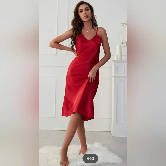 green emerald velvet dress Chic Black Date Night Dress for Elegant Evening Looks  Heart On A Hanger